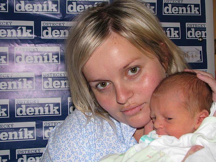 Lucie Sapkota porodila v ústecké porodnici dne 20. 10. 2009 (10.16) syna Christophera (49 cm, 3,69 kg).