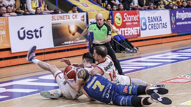 Sluneta Ústí nad Labem - BK KVIS Pardubice, KNBL 2023/2024, čtvrtfinále, 2. zápas