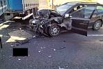 Dopravní nehoda osobního a nákladního auta v Žižkově ulici v Ústí nad Labem. Červen 2022.