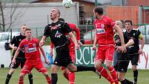 Ústečtí fotbalisté (červení) zvítězili na půdě HFK Olomouc 3:1.