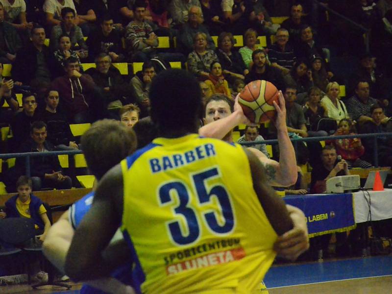 Sluneta Ústí - USK Praha 78:66.