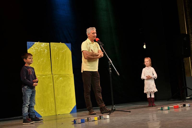 Michal z Kouzelné školky zavítal do ústeckého divadla.