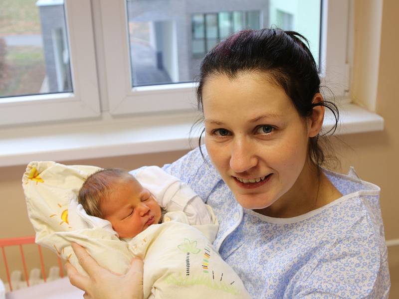 Karolína Hřebřinová se narodila Michaele Hujové z Dubí 22. listopadu v 15.34 hod. Měřila 50 cm, vážila 3,3 kg