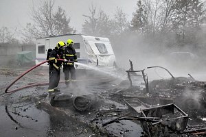 Požár karavanů v Chlumci