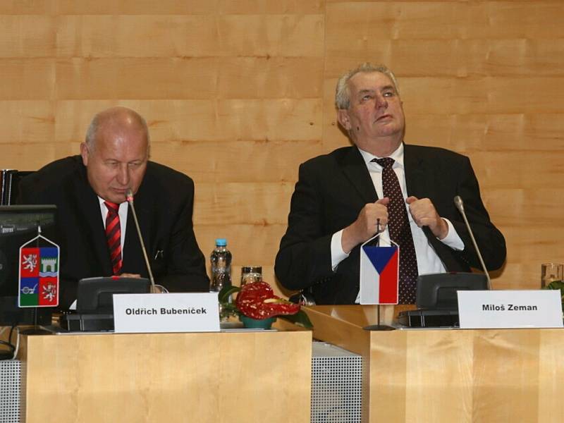 Prezident Miloš Zeman na krajském úřadě.