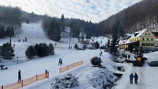 Ski areál Telnice dnes zprovozní lyžařskou školu a dětské svahy - Ústecký  deník