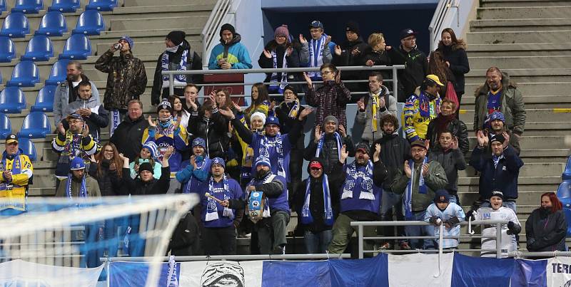 Fotbalisté Ústí (pruhovaní) doma podlehli Znojmu 0:1.