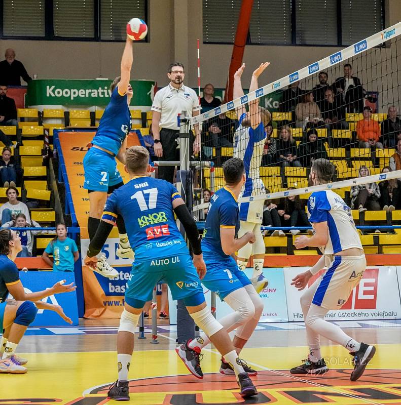 Sport, volejbal, extraliga: Ústí nad Labem - Benátky nad Jizerou 2:3.