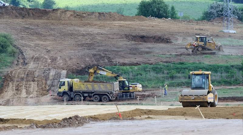 V sobotu začalo platit stavební povolení na stavbu zbývajícího úseku dálnice D8. 