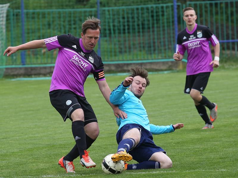 Fotbalisté Střekova (modří) doma podlehli Modlanům 1:2.