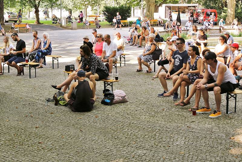 Další pokračování série hudebních koncertů Malý Hamburk se odehrálo v Městských sadech v Ústí nad Labem.