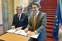 Český a německý šéf dopravy Karel Havlíček a Andreas Scheuer píšou eurokomisařce, aby Unie podpořila náklady na přípravu vysokorychlostní trati.