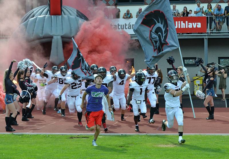 Utkání Silver Bowl mezi Vysočina Gladiators (v bílém) a Ústí nad Labem Blades