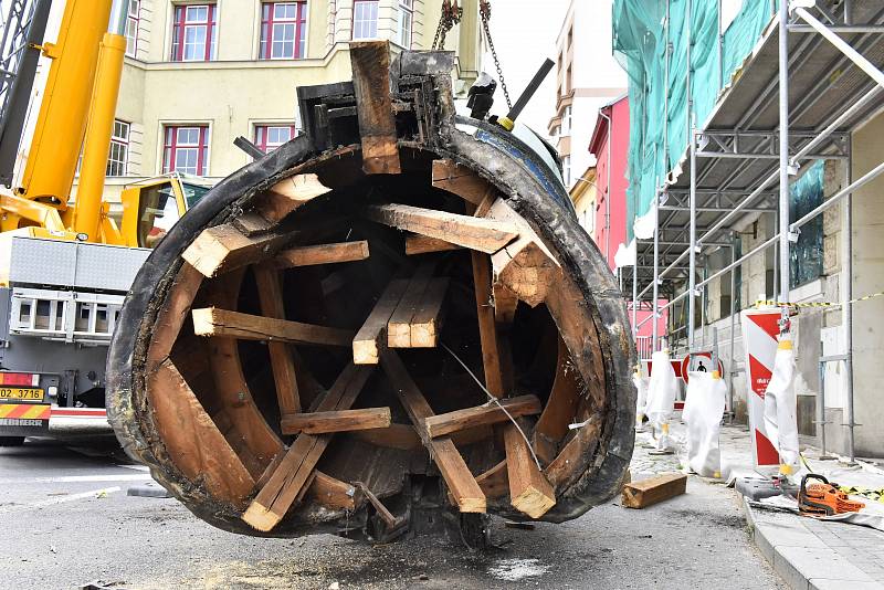 Glóbus z domu u ústeckého hlavního nádraží čeká rekonstrukce