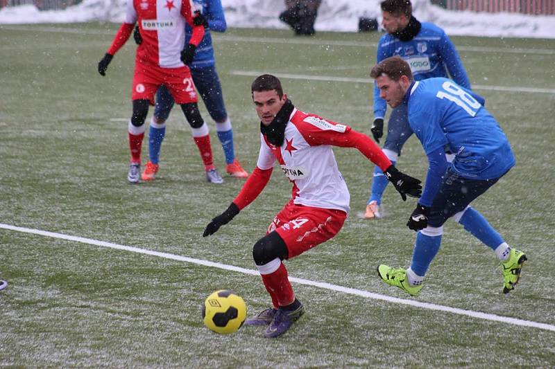 Ústečtí fotbalisté (modří) vyhráli v Praze nad Slavií 2:0. 