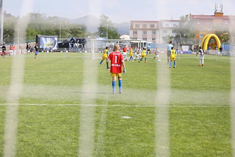 Republikové finále McDonald’s Cupu vypuklo v Ústí nad Labem bitvami ve skupinách.