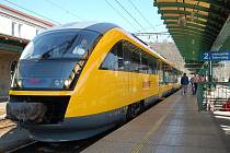 Žlutý vlak bude dva víkendy jezdit na Kozí dráze. Ve všedních dnech bude spojovat Ústí s Litvínovem.