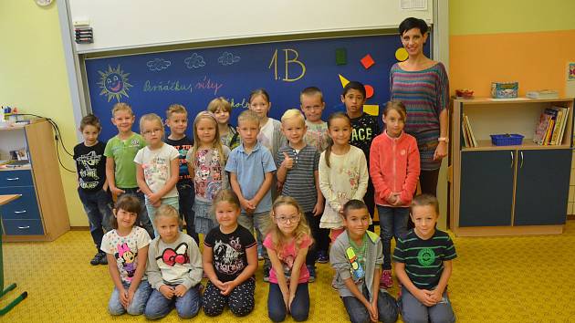 Žáci 1. B ze ZŠ Mírová v Ústí n. L. s paní učitelkou Markétou Sauerovou.