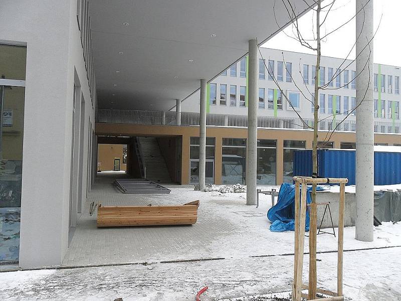 Stavbaři CPI City Center u Hraničáře již finišují s pracemi tak, aby tady v lednu mohl své brány otevřít supermarket Tesco. 