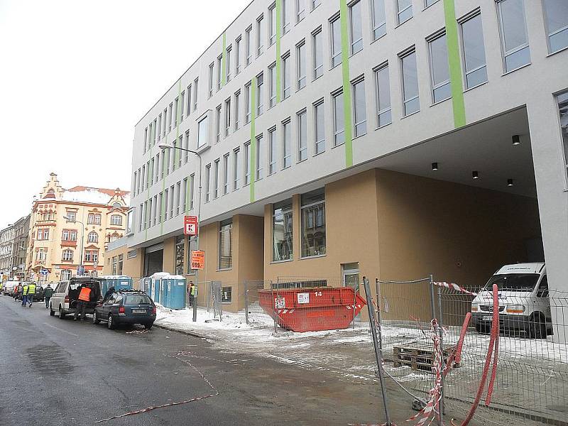 Stavbaři CPI City Center u Hraničáře již finišují s pracemi tak, aby tady v lednu mohl své brány otevřít supermarket Tesco. 