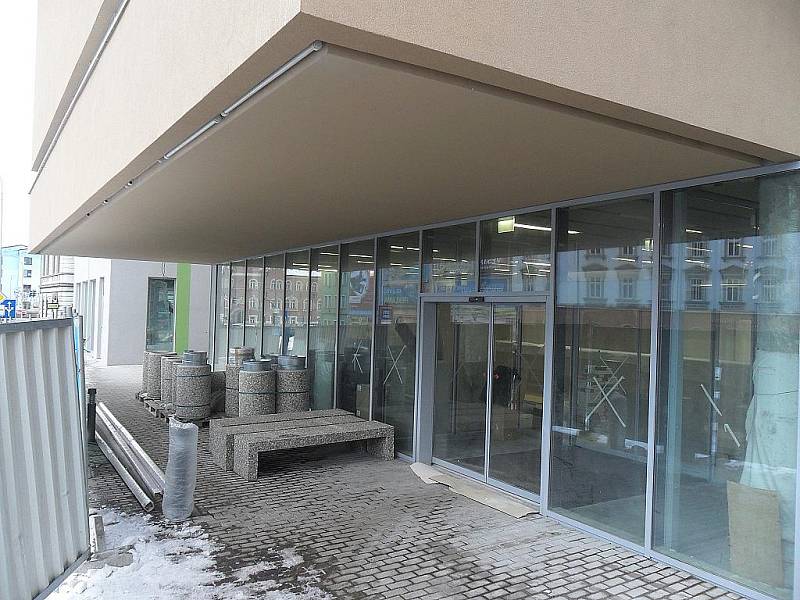 Stavbaři CPI City Center u Hraničáře již finišují s pracemi tak, aby tady v lednu mohl své brány otevřít supermarket Tesco. 