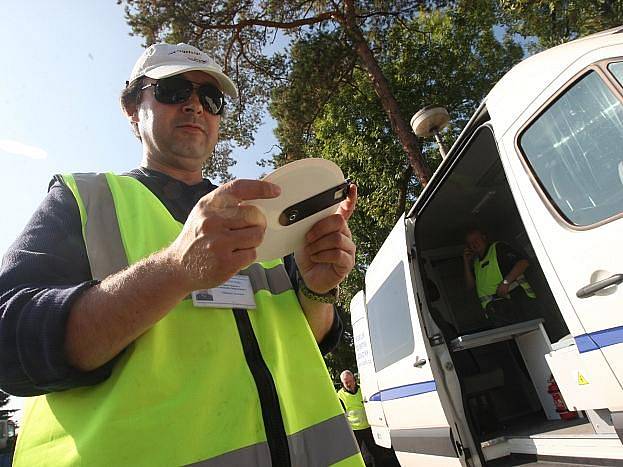 Celníci a republikoví policisté se zaměřili na řidiče kamionů v Libouchci na Ústecku.