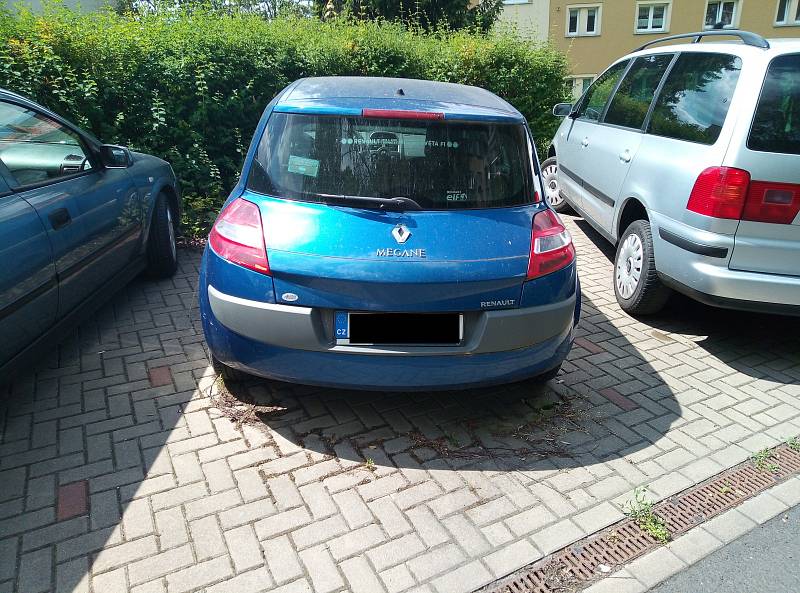 76 Renault Megane ul. Pod Školou 6 Město bez platné TK 22.7.2020