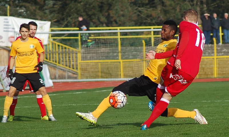 Ústečtí fotbalisté (červení) remizovali v Sokolově 1:1.