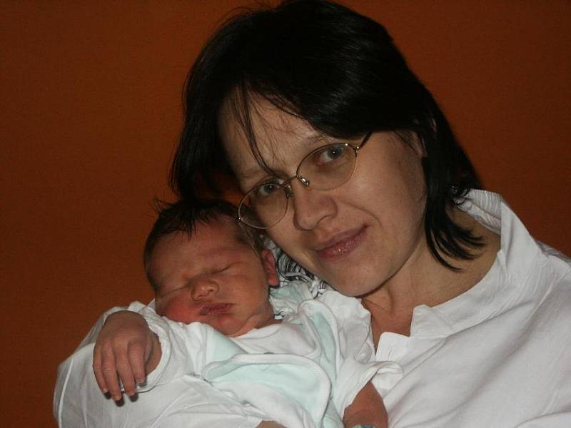 Martina Zůzová se synem Jakubem (25.11.2008)