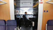 Nové jednotky Siemens Desiro nabídnou oproti současným vlakům poměrně luxus. Odhlučněný interiér jednotek a klimatizace jsou jen kapkou v moři výhod.