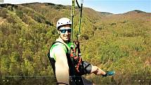 Video z nové atrakce s názvem zipline v Klínech na Mostecku. Jde o nejdelší dráhu totohoto druhu v ČR, 5. v Evropě a 20. na světě.