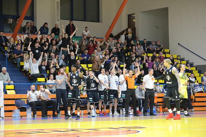 Basketbalové derby Ústí nad Labem - Děčín v rámci základní skupiny Alpe Adria Cupu 2019/2020.