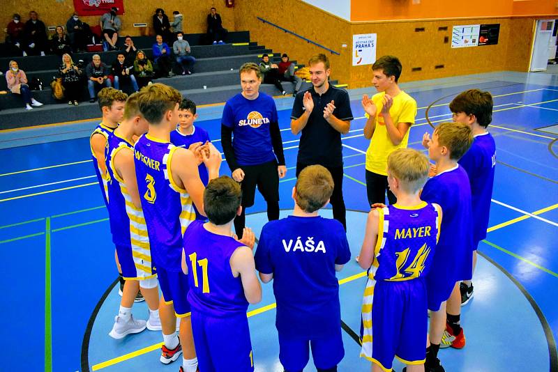 Basketbalisté Slunety Ústí nad Labem do 14 let vyhráli na hřišti Tygrů Praha 74:72.