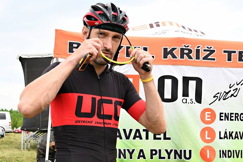 Jan Vácha přes dva roky plní úkoly cyklokoordinátora pro Ústí nad Labem. Tento učitel také několik let trénoval malé cyklisty na Střížovickém vrchu a zúčastňoval se dospěláckých závodů na krajské i republikové úrovni.