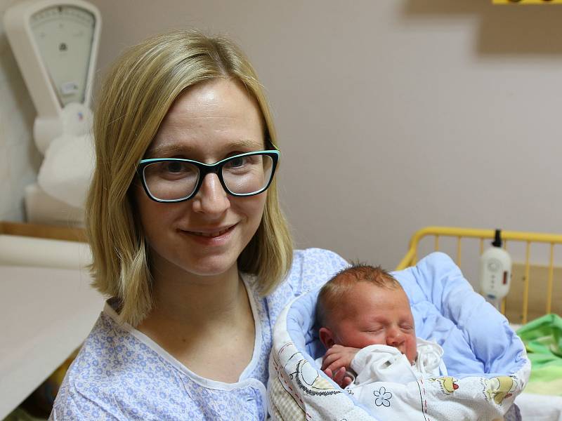 Tobiáš Lohniský se narodil Martině a Zdeňku Lohniským ze Srbic 8. listopadu ve 12.08 hod. Měřil 47 cm, vážil 2,6 kg