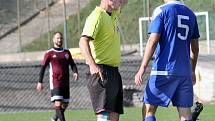 Fotbalisté Neštěmic (v tmavém) porazili ve šlágru 9. kola I. A třídy Roudnici 3:0.