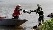 Na řece Labe proběhlo taktické cvičení hasičů a záchranářů.