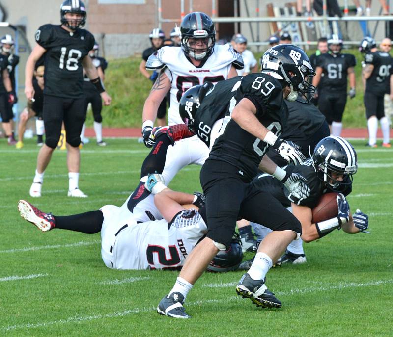 Utkání Silver Bowl mezi Vysočina Gladiators (v bílém) a Ústí nad Labem Blades