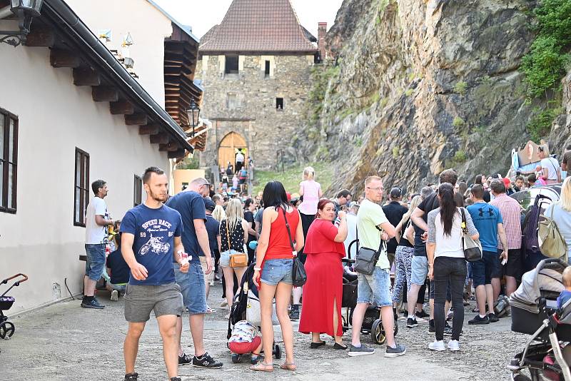 Dnes 15. května se na hradě Střekov uskutečnila pohádková neděle.