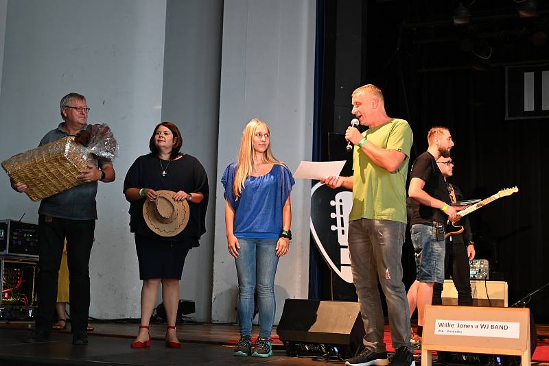 O víkendu se v Ústí nad Labem konal festival Interporta. Kvůli nepříznivému počasí se hlavní nedělní program přesunul z parku U laguny do Domu kultury.