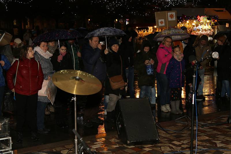 10. ročník charitativní akce Rozsviťme Ústí nad Labem.