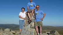 Vrcholu nejvyšší hory Austrálie Mount Kosciuszko (2228 m n. m.) jsme dosáhli po 9 km chůze za 3 hodiny, napsal Pavel Starý z Úštěka.