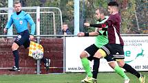 Fotbalisté Chuderova (v zelenočerném) porazili v derby na penalty lídra tabulky z Neštěmic 3:2. Foto: Deník/Rudolf Hoffmann