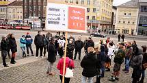 Demonstrace proti vládním protiepidemickým opatřením v centru Ústí nad Labem