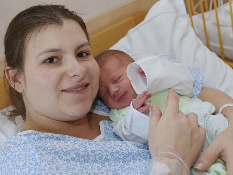 Prvním miminkem narozeným v roce 2017 v Ústeckém kraji je Josef Thieme z Ústí.