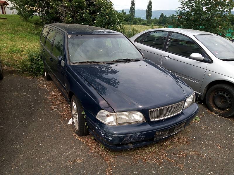 62 Volvo V70 bez RZ ul. Lipová 11 Všebořice město bez TK 30.6.2020