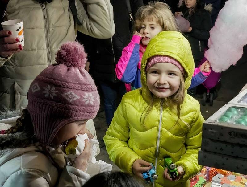 Slavnostní rozsvícení vánočního stromu na Lidickém náměstí v Ústí nad Labem