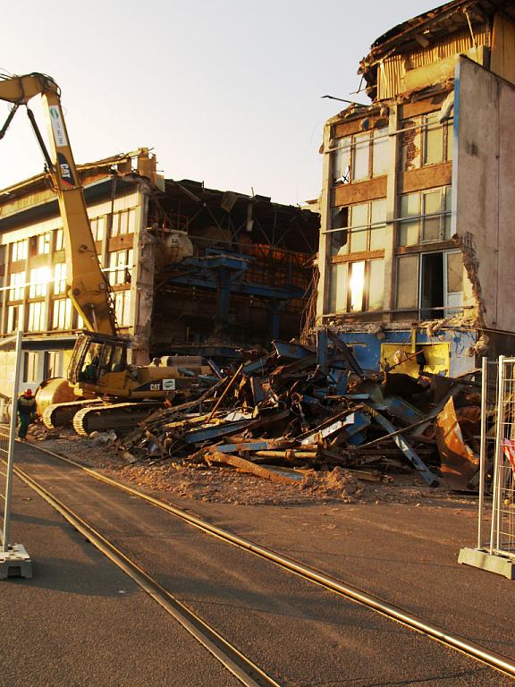 Spolchemie demoluje staré budovy a sanuje podloží - Ústecký deník
