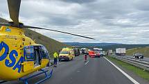 Tragická nehoda dvou kamionů uzavřela dálnici D8. 13. července 2022.