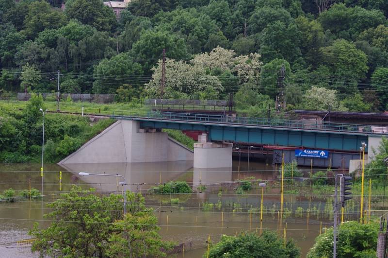 Voda v centru Ústí nad Labem, čtvrteční ráno.